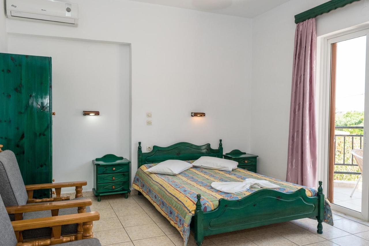 Costas Hotel Kalamákion Екстериор снимка
