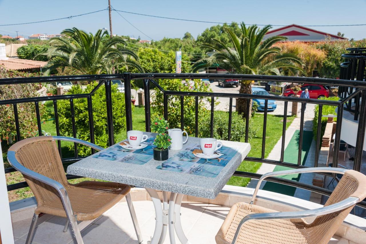Costas Hotel Kalamákion Екстериор снимка