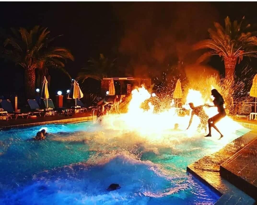 Costas Hotel Kalamákion Екстериор снимка